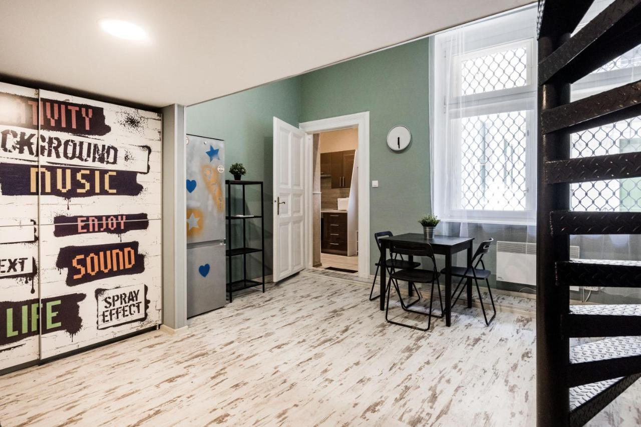 Hungarian Rebelian With Ac Apartman Budapest Kültér fotó